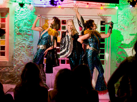 MAMMA MIA! (2008)