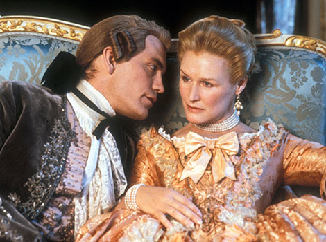 DANGEROUS LIAISONS (1988)